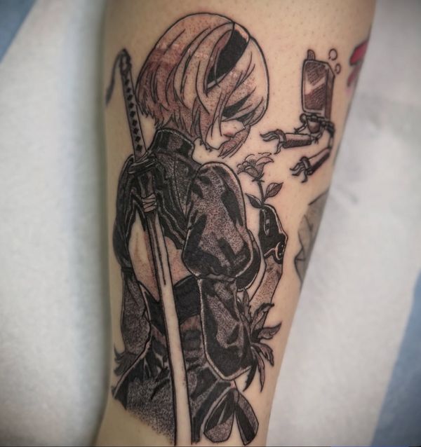 2B portrait tattoo by LoLo, on the calf